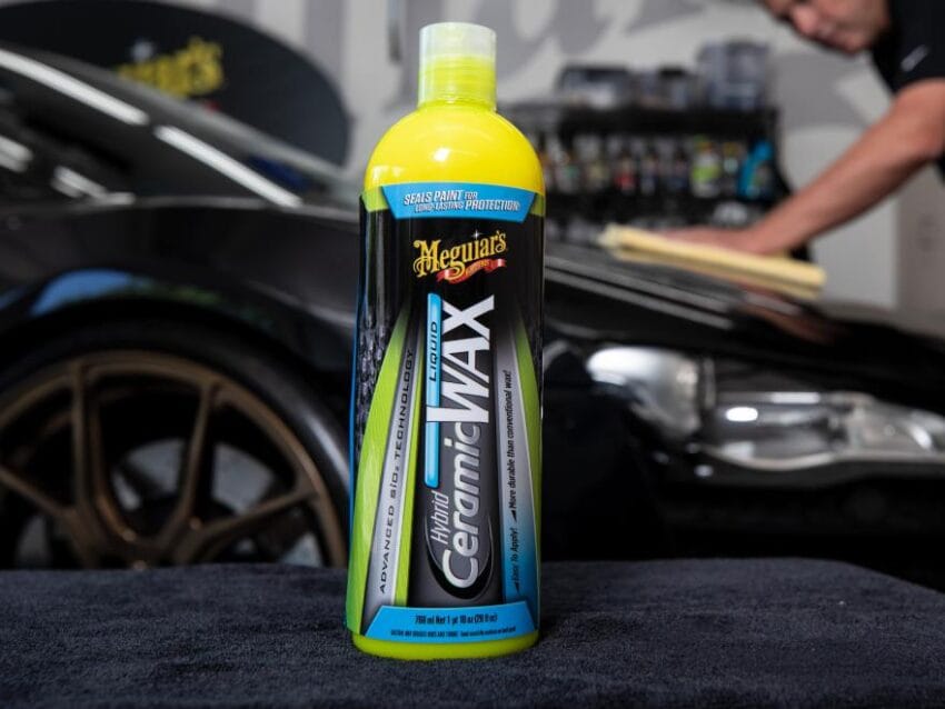 Meguiars Hybrid Ceramic Liquid Wax - Long-Lasting Ceramic Protection in an Easy to Use Wax-G200416, 16 oz