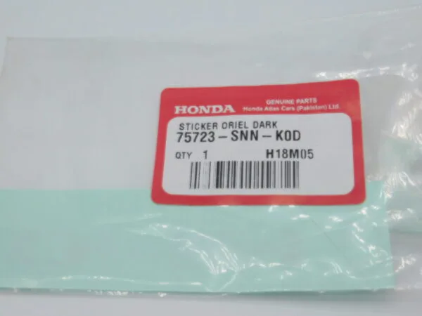 HONDA CIVIC 2013-2016 (STICKER ORIEL DARK) 75723-SNN-KOD